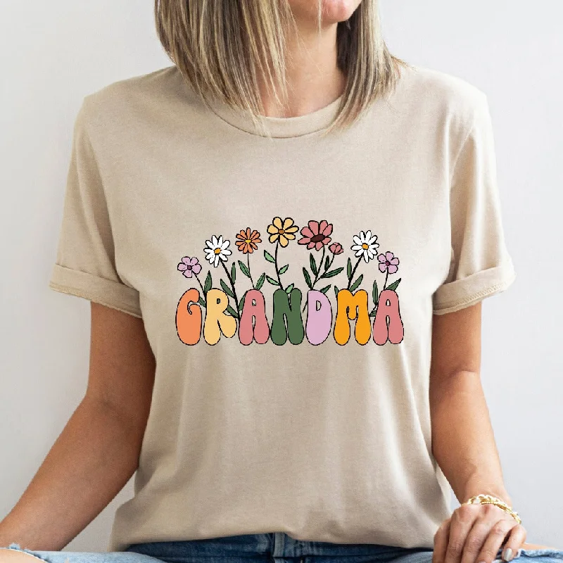 Cute Floral Grandma Shirt, Grandma Wildflowers TShirt, Gift for Granny, Grandma Flowers Tee, New Grandma Gift