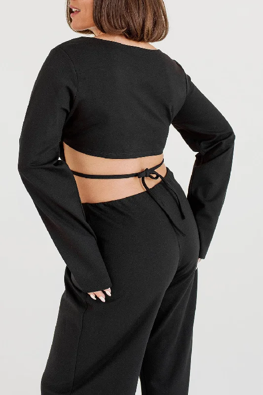 Lela Black | Long-Sleeved Top w/ Open-Back